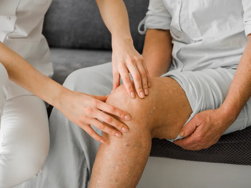 Chiropractic care for knee pain at Douglas DeSalvo Chiropractic, Inc. in NOVATO