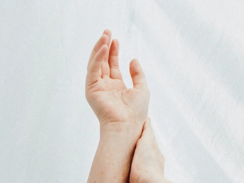 How Douglas DeSalvo Chiropractic, Inc. treats neuropathy in NOVATO