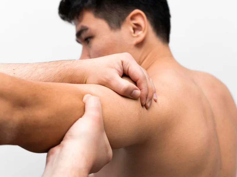 Douglas DeSalvo Chiropractic, Inc. treating shoulder pain in NOVATO